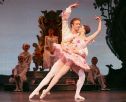 Ballet: The Nutcracker; Choreographer: Ben Stevenson; Dancer(s): Mireille Hassenboehler & Linnar Looris; Photograph: Amitava Sarkar